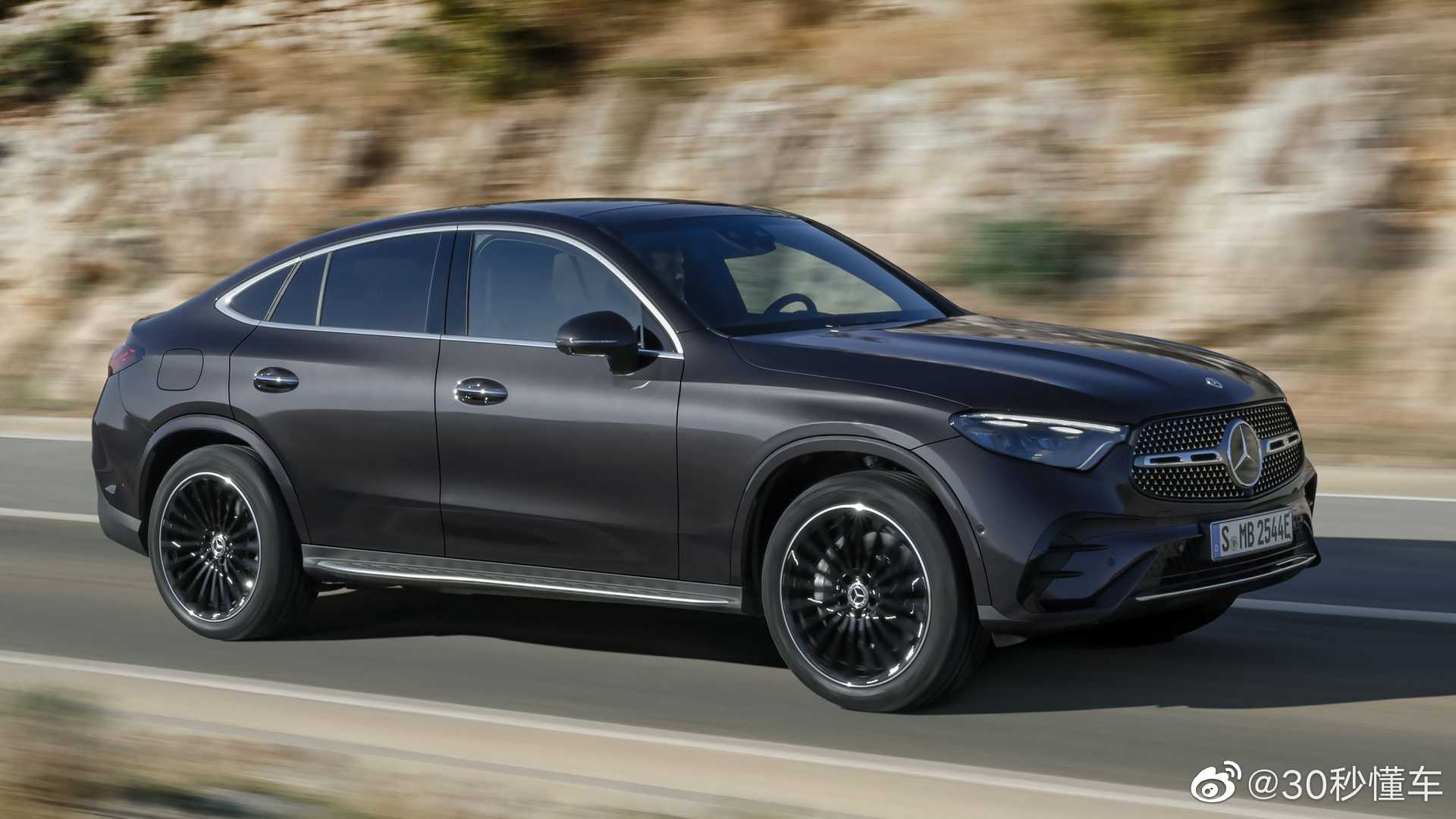 新款梅赛德斯奔驰glccoupe官图发布全新梅赛德斯奔驰glc