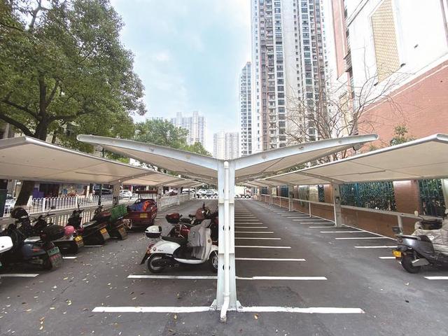 长沙县资讯|400平方米违建"变身"电动车充电棚|电动车_新浪财经_新浪