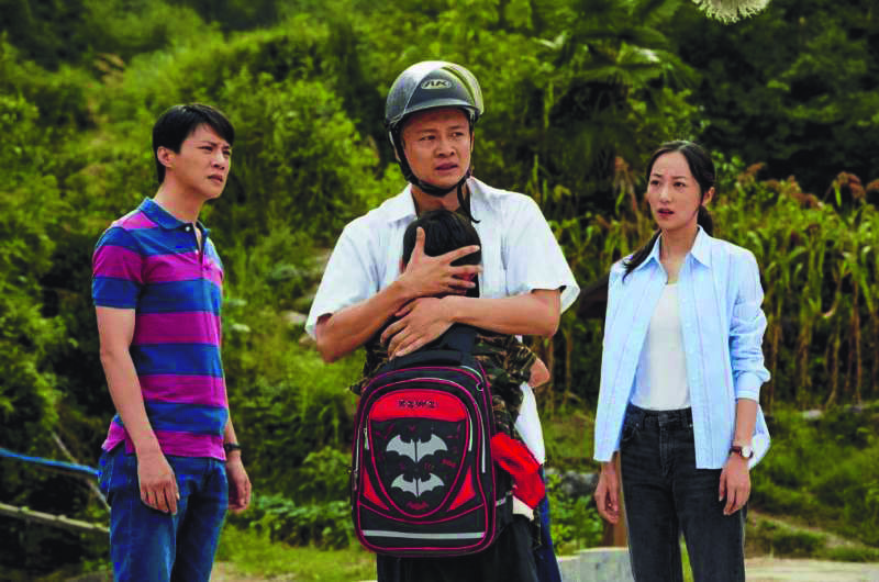 《石头开花》剧照《石头开花》的十个单元以剧情化的小故事托起大主题