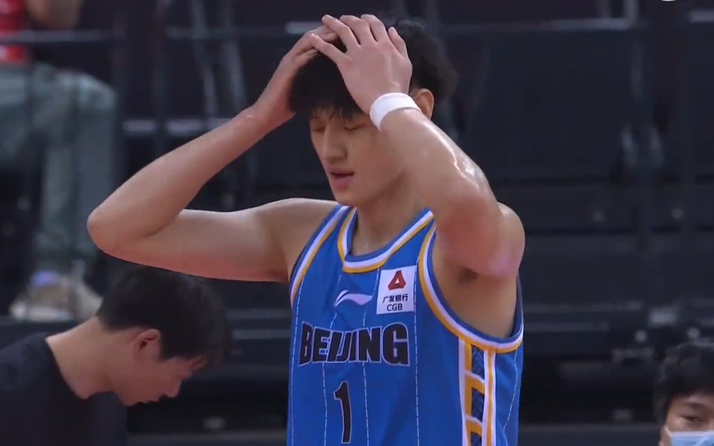 视频截图新京报讯 (记者刘晨)北京时间3月14日晚,cba常规赛展开第35