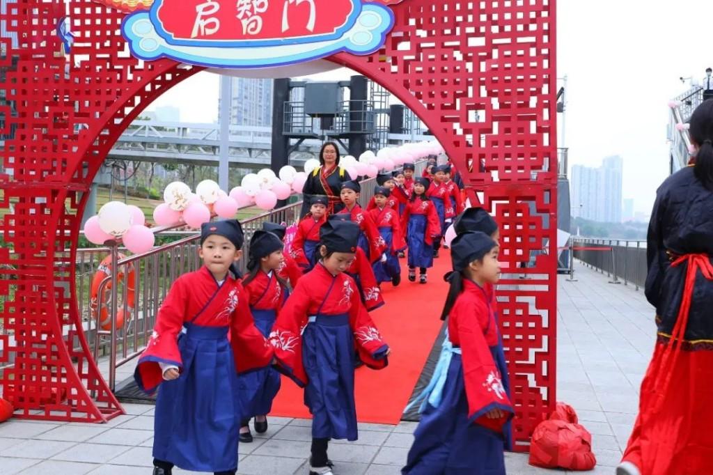 【图集】佛山三龙湾游船首届开笔礼主题航班开航|佛山市_新浪新闻
