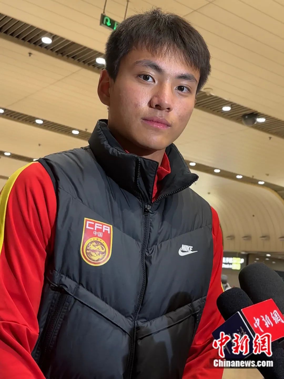 门将李昊接受采访.中新网记者 卞立群 摄