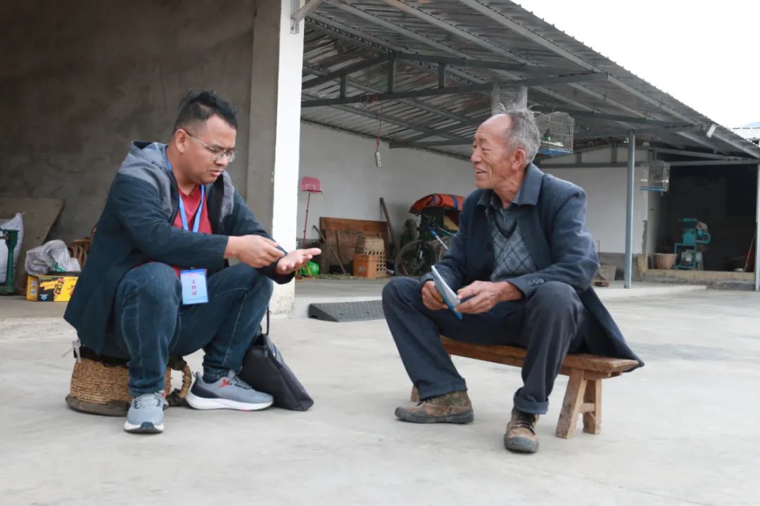 普法强基在行动南涧县宝华镇敲门结对开启面对面普法新模式