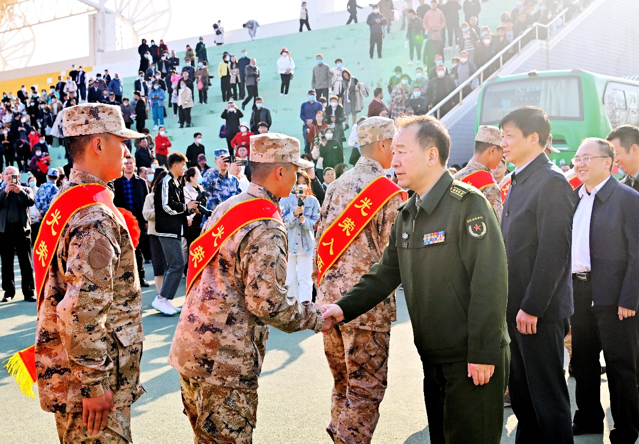 踏着革命先烈的足迹 山东省潍坊市坊子区新兵光荣出征|潍坊市_新浪
