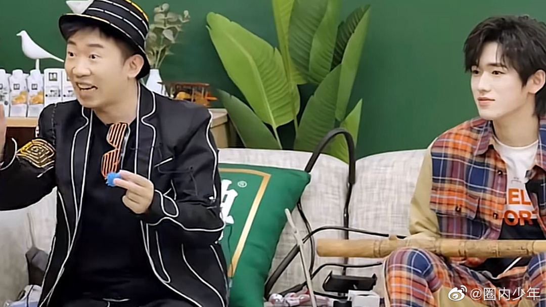 哥哥姐姐们也太好了，我们的客栈全员送宋亚轩礼物……_新浪新闻