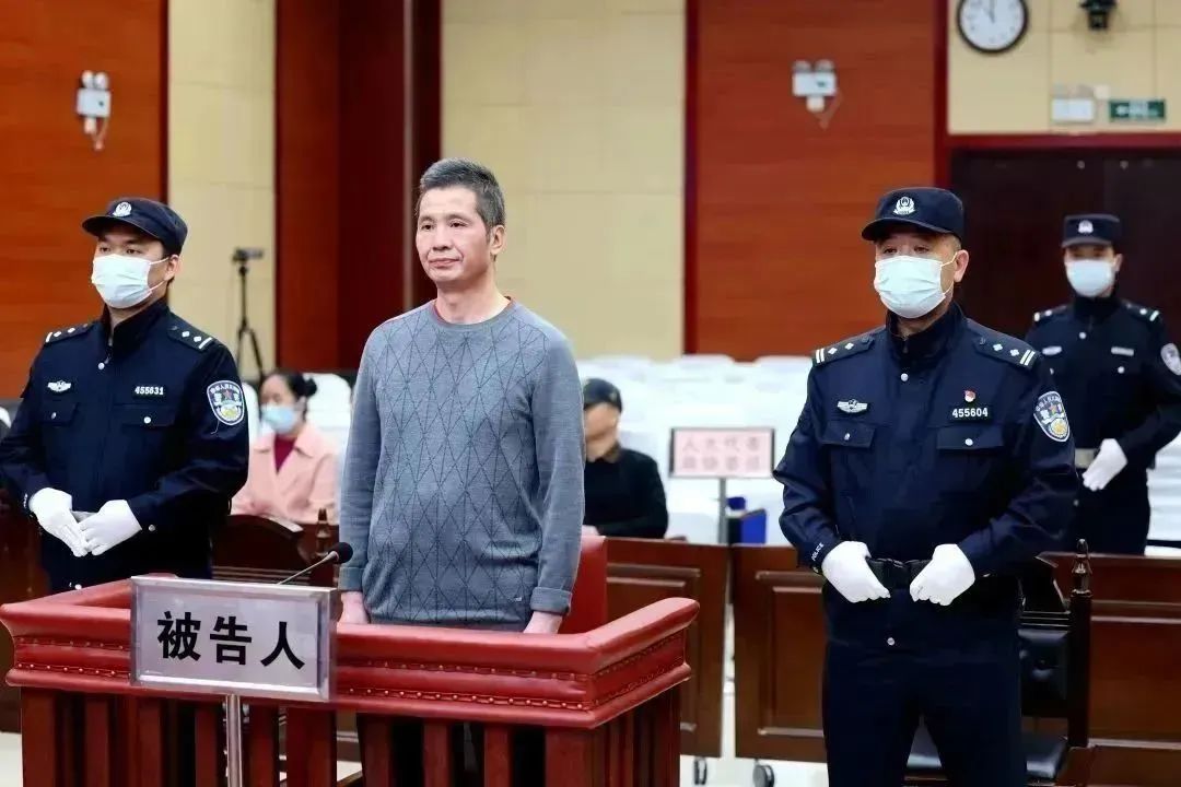 贵港监狱原监狱长王国杰受审|广西|贵港市|受贿罪_新浪新闻