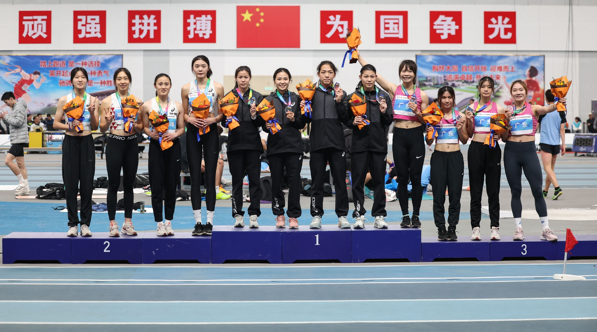 田径全国室内锦标赛广西队夺得女子4x400米接力冠军