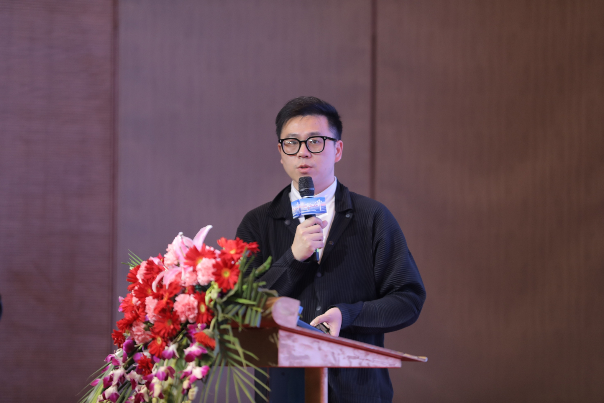 “GPT休闲区蓝鸢梦想 - Www.slyday.coM