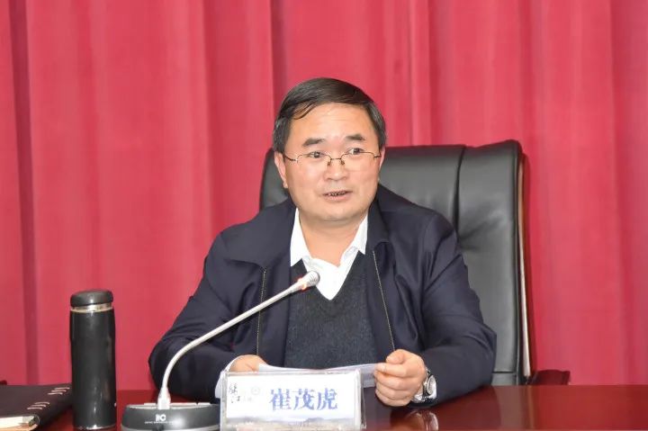 副部长,省人力资源和社会保障厅厅长,党组书记等职,2017年5月任丽江