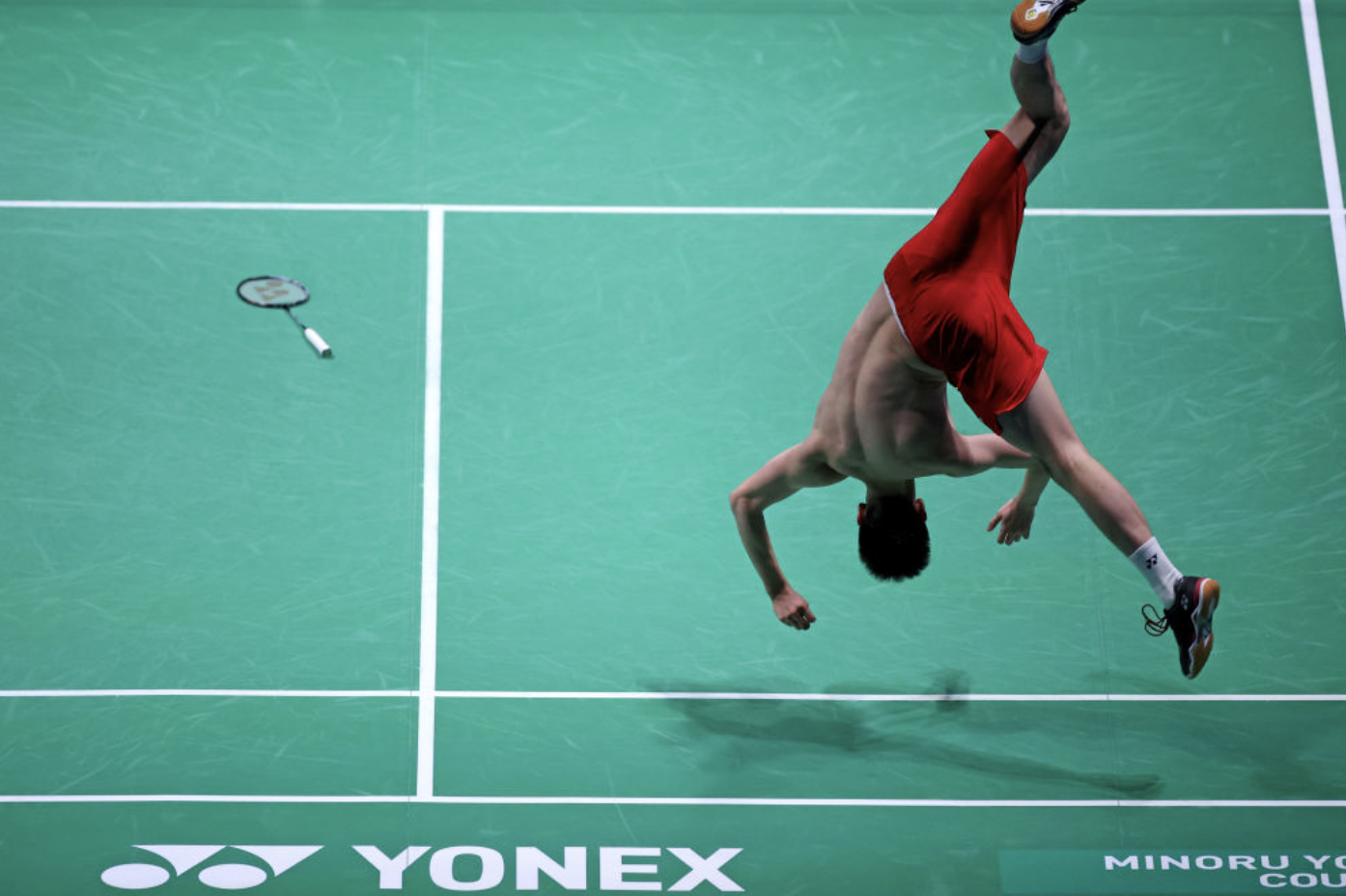 一个胜利的侧空翻!