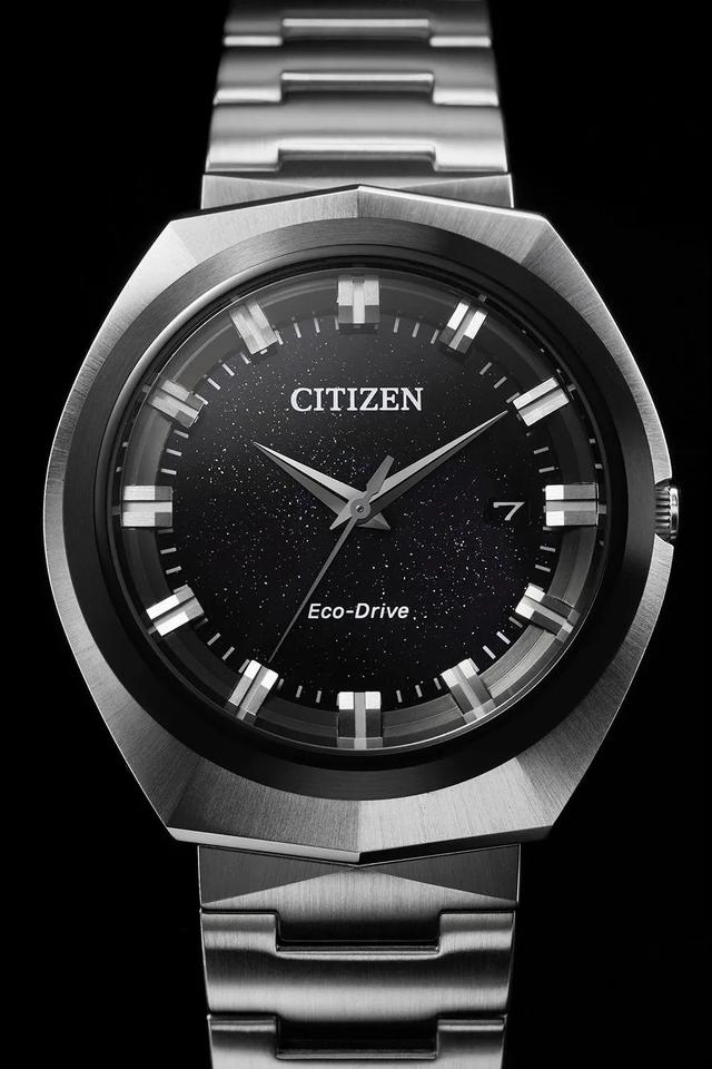 9.3阅兵送的机械手表多少钱一个?