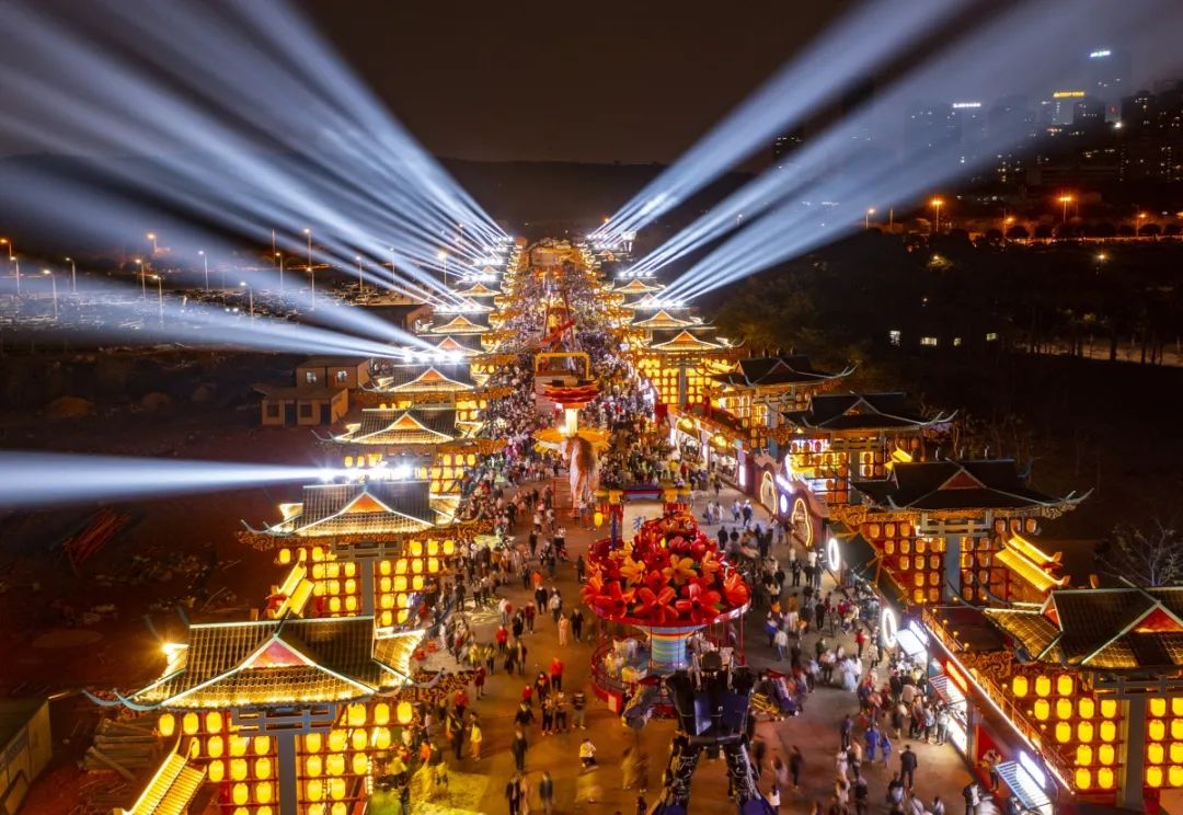 "南宁之夜"文旅步行街.周军 摄