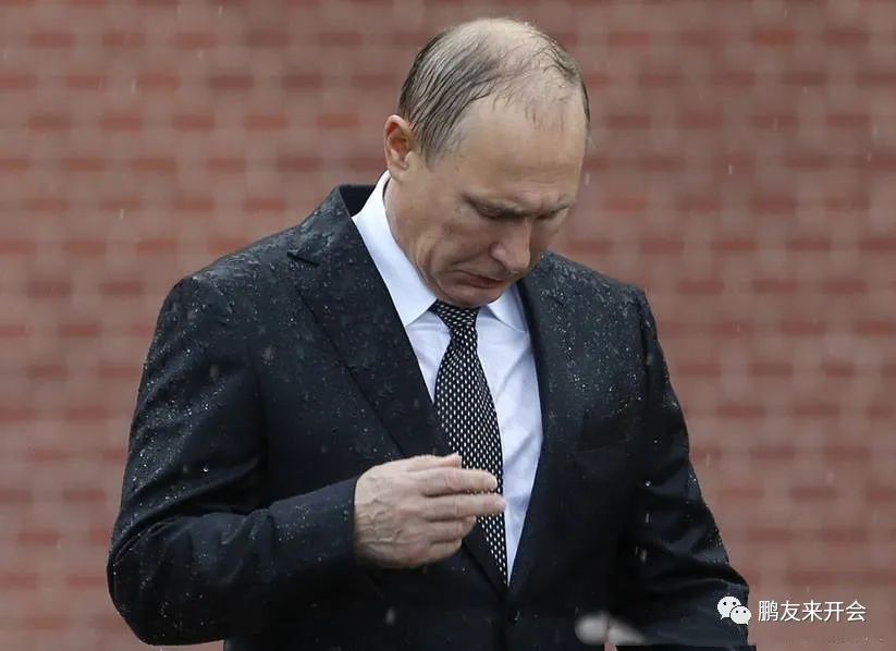 普京雨中祭奠英烈.普京驾车到雪林度周末.普京与骑警.普京驾驶摩托车.