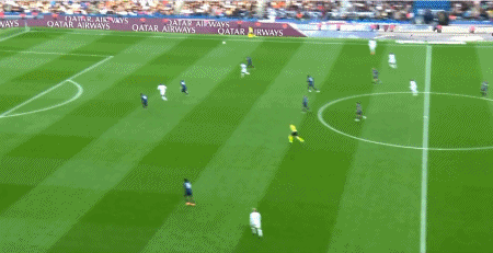 托科·埃卡姆比抽射破门，雷恩1-0领先。