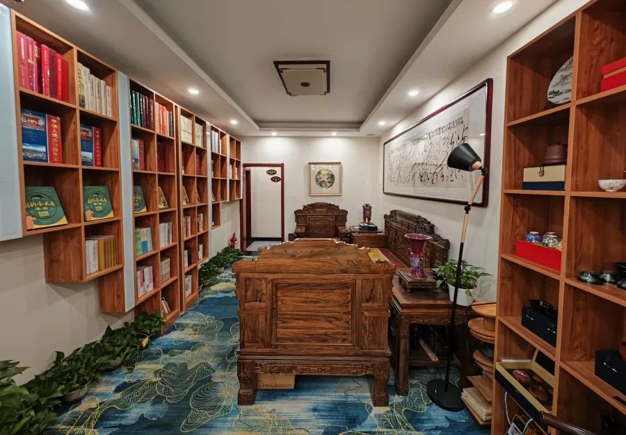 这是3月16日拍摄的中国新闻书店内的茶室。