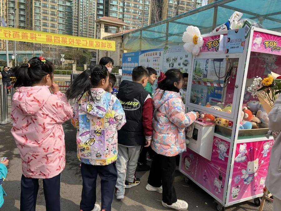 别样思政课 济南市历城区里仁学校组织“择善而行”义捐义卖活动__财经头条