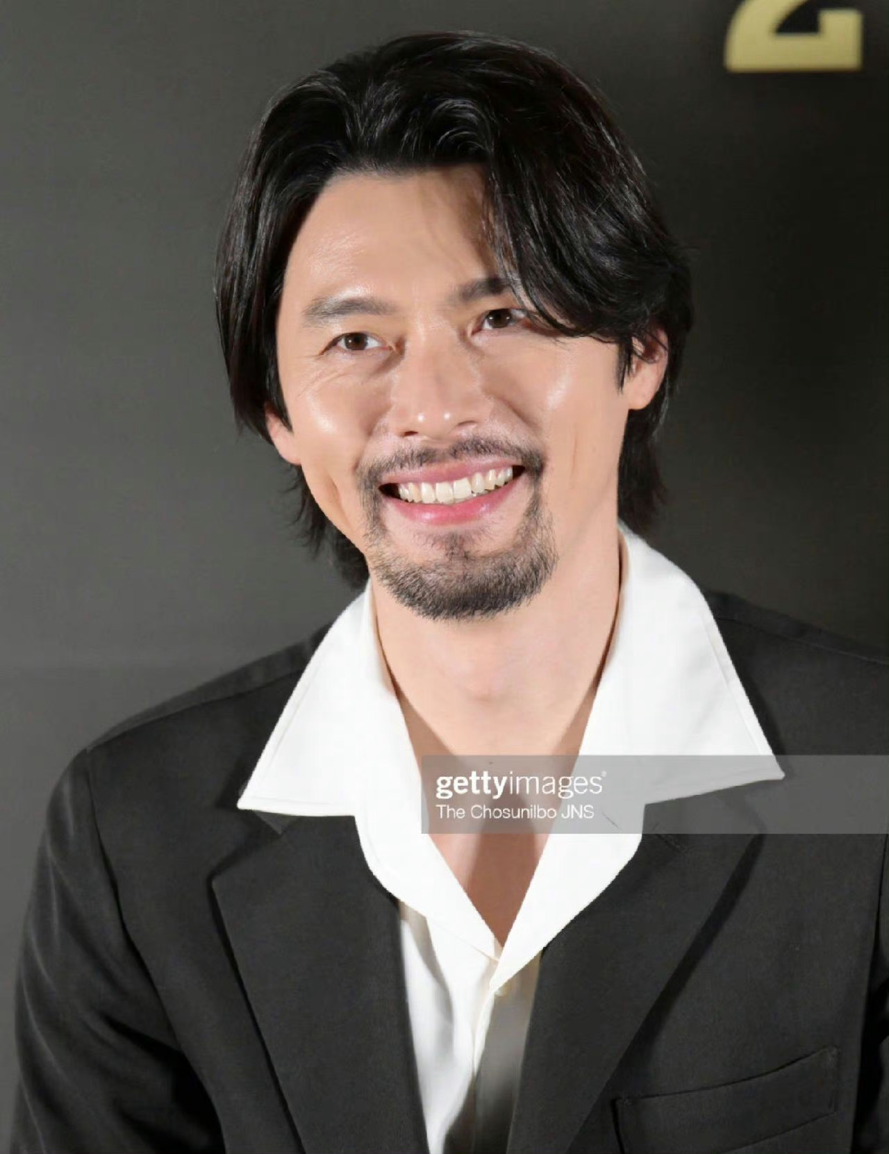 留了头发和胡子,为了新剧改变,发型一变……|玄彬|胡子|新剧_新浪新闻