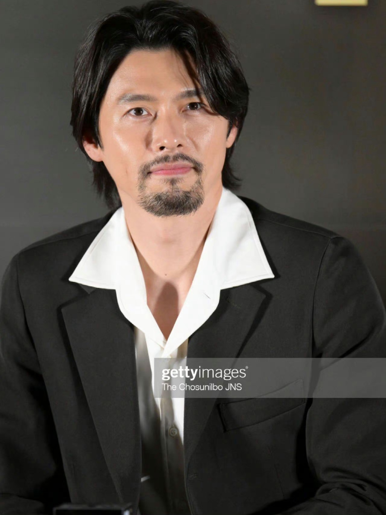 玄彬最新活动新闻图,留了头发和胡子,为了新剧改变,发型一变……|玄彬