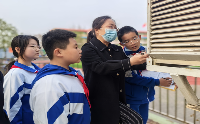 世界气象日:邯郸市复兴区赵王城学校邀气象专家上了一堂气象科普课