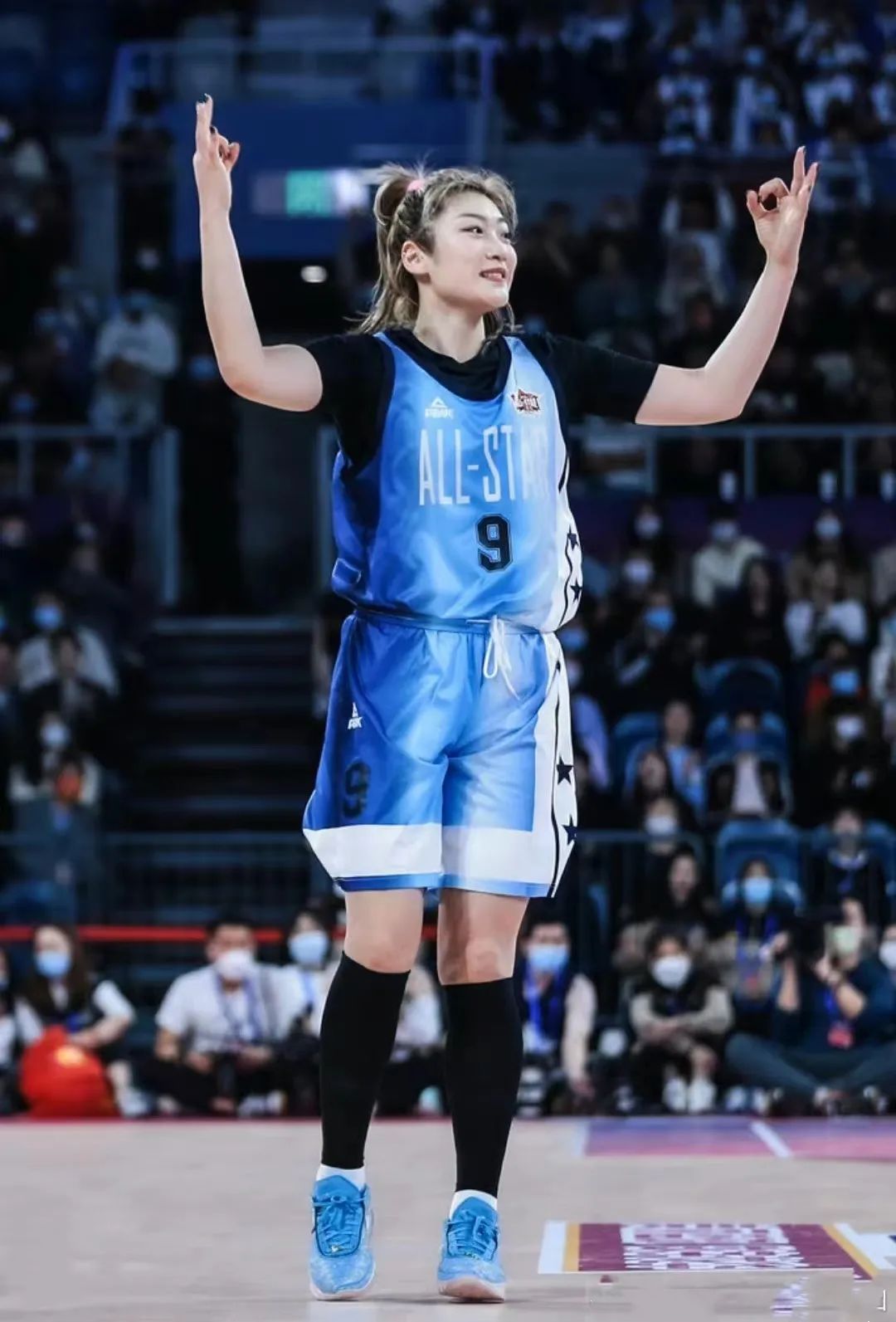 李梦出轨?女篮一姐、Nike代言人要凉了?|李梦|女篮|张隆_新浪新闻