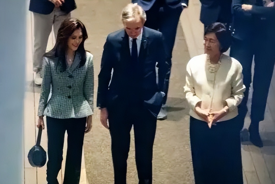 三星长公主同框LV千金!只相差6岁,李富真矮一头,豪门双女主