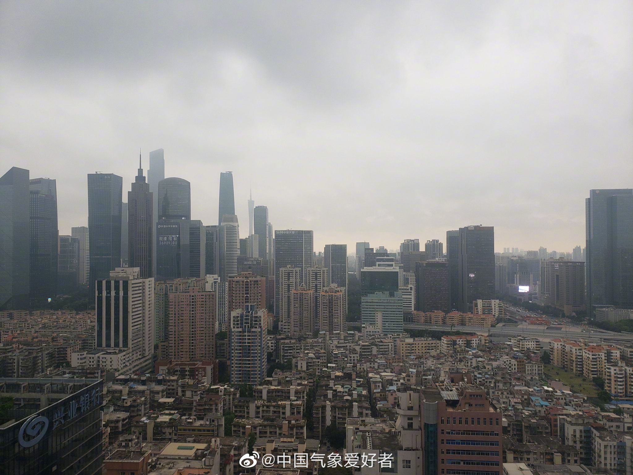 暴雨云团正在逼近广州。来自中气爱讨论群|中气|云团|暴雨_新浪新闻