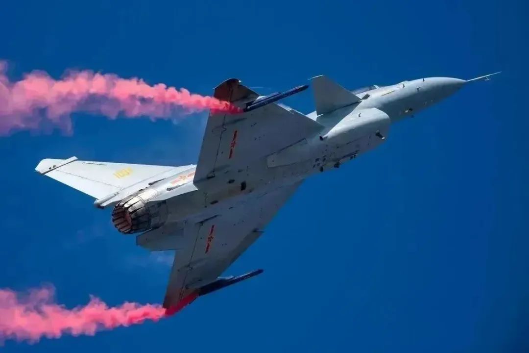 从歼10到"歼10家族",再到歼20,运20,武直10和新的无人机,空空导弹等新