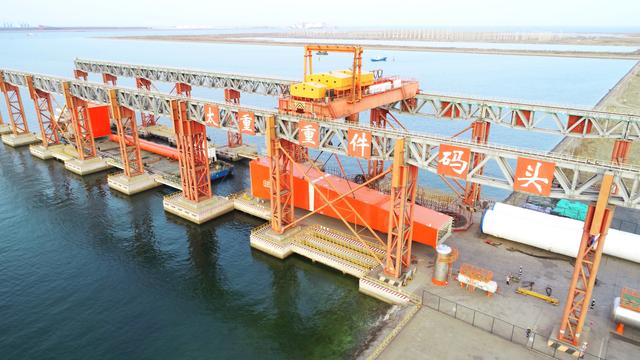 中国超级龙门吊多厉害 大国重器实力到底多强