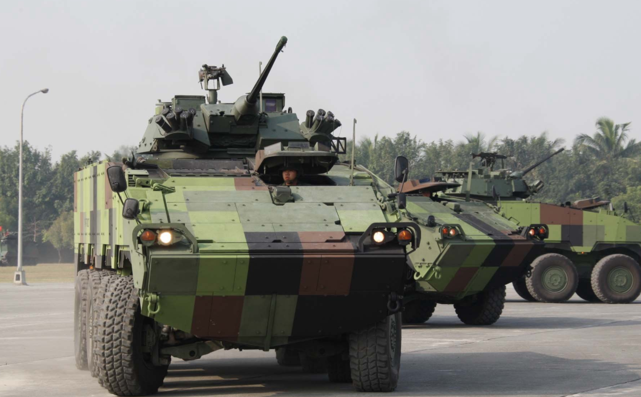 配备25毫米机关炮的"云豹"步兵战车.