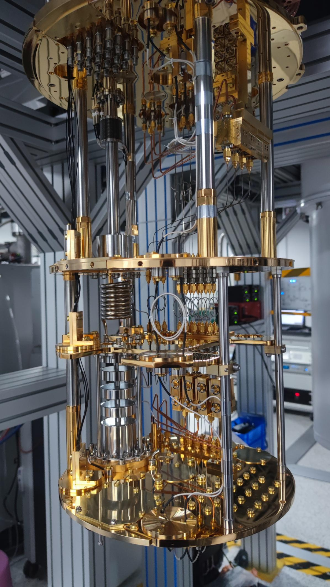 图丨量子计算极低温硬件测试平台（来源：南方科技大学）