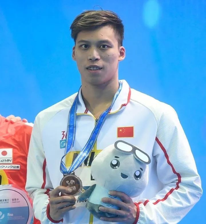 李朱濠在2018年短池世锦赛男子200米蝶泳摘铜。