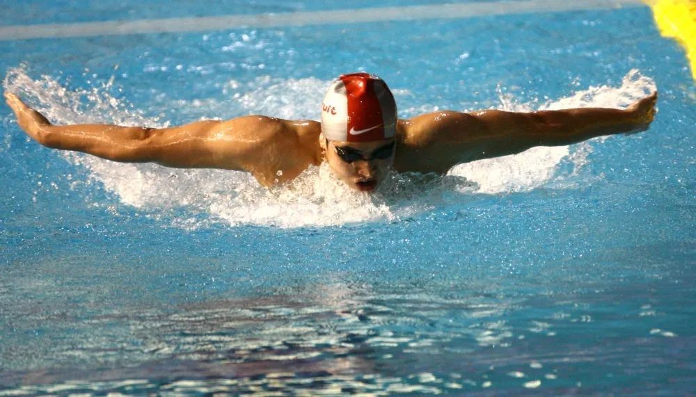 吴鹏在2007年游泳世锦赛中摘银。