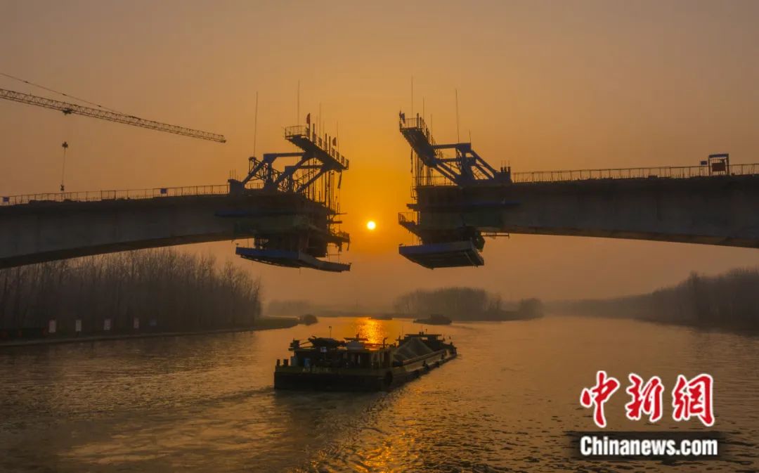 2023年3月，268省道京杭大运河特大桥施工现场。张连华 摄