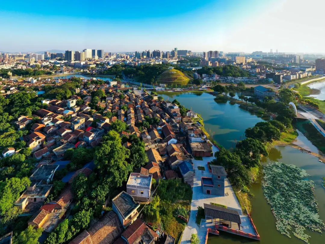 改造后的东坑镇丁彭黄风貌带