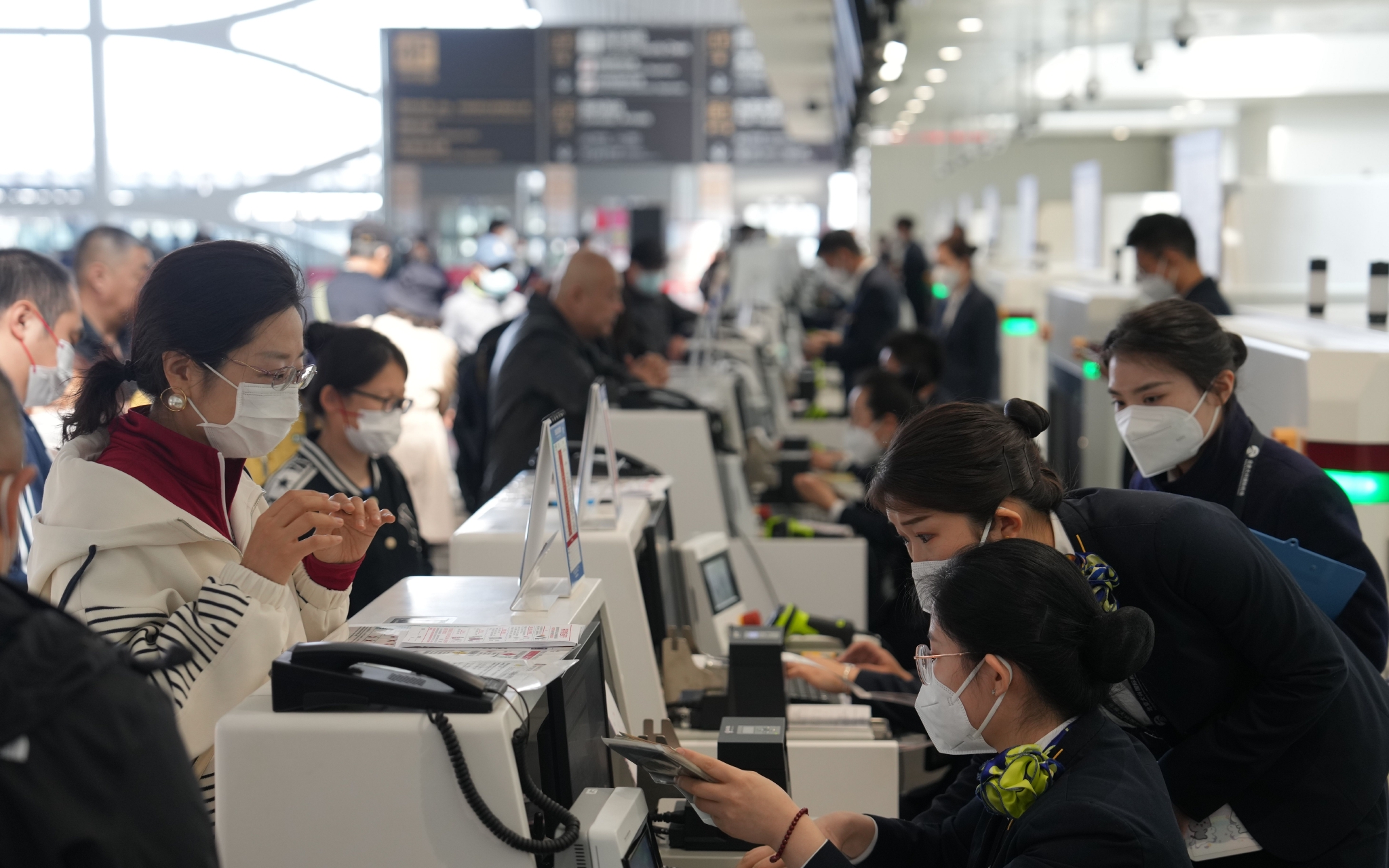 新航季，大兴机场迎来更多旅客出行。新京报记者 陶冉 摄