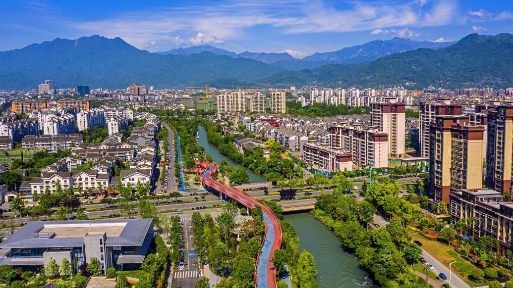 成都的人口有多少_2022年末,成都市常住人口为2126.8万人(2)