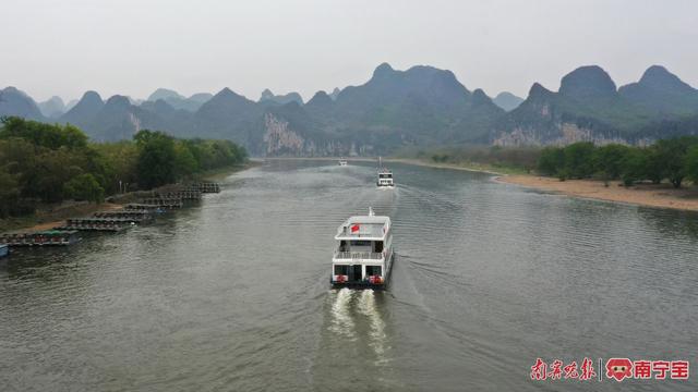 漓江精华游船舶陆续出港