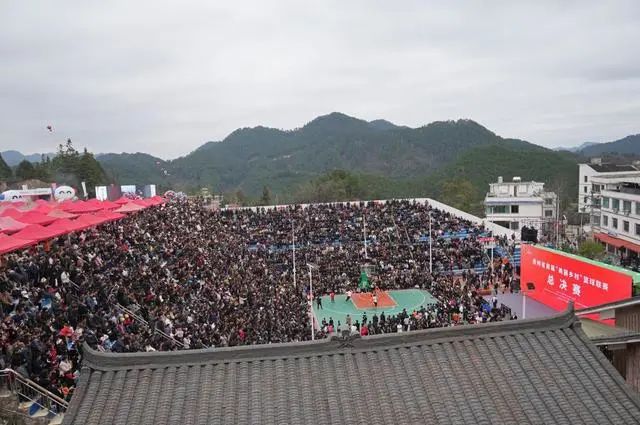 贵州＂村BA＂总决赛开打：2万人球场座无虚席休闲区蓝鸢梦想 - Www.slyday.coM