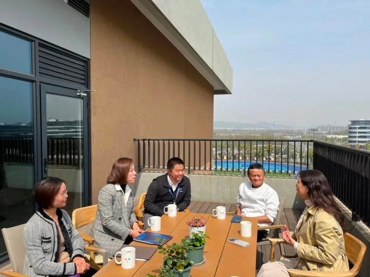马云回到杭州 证实回国传闻 马云已回国休闲区蓝鸢梦想 - Www.slyday.coM