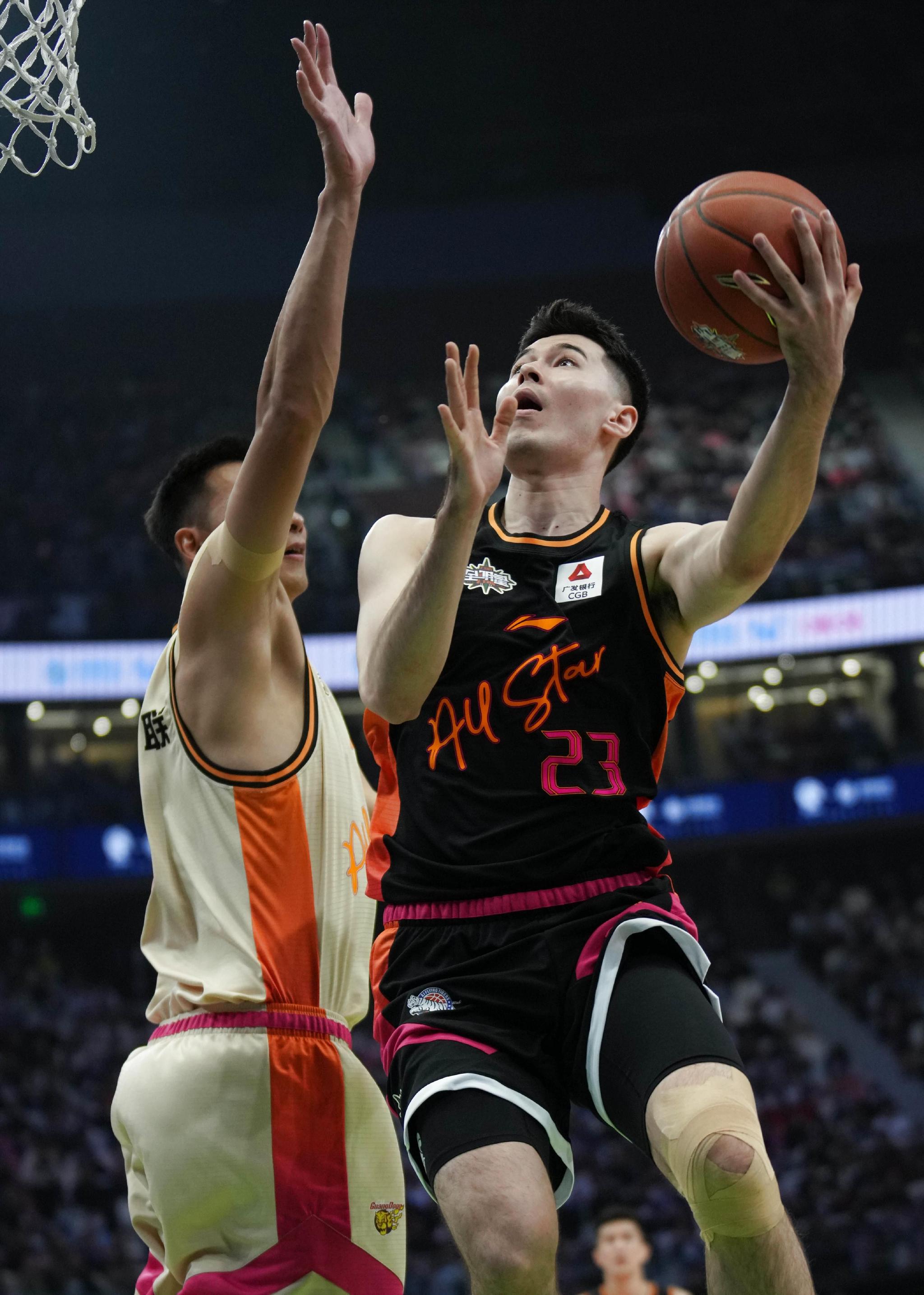 阿不都沙拉木当选全明星mvp.&nbsp; 图/新华社