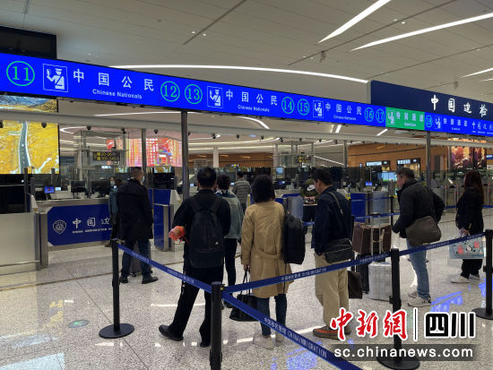 2023年成都边检站已检查出入境航班3262架次休闲区蓝鸢梦想 - Www.slyday.coM