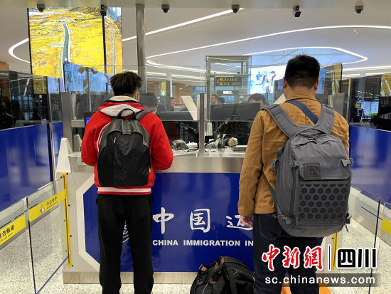 2023年成都边检站已检查出入境航班3262架次休闲区蓝鸢梦想 - Www.slyday.coM