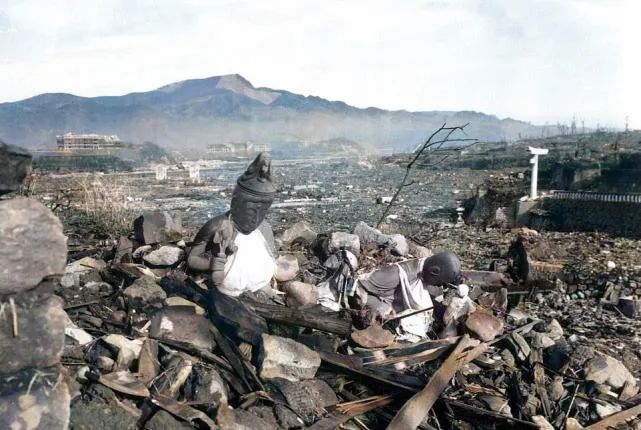 原子弹爆炸后的广岛废墟.