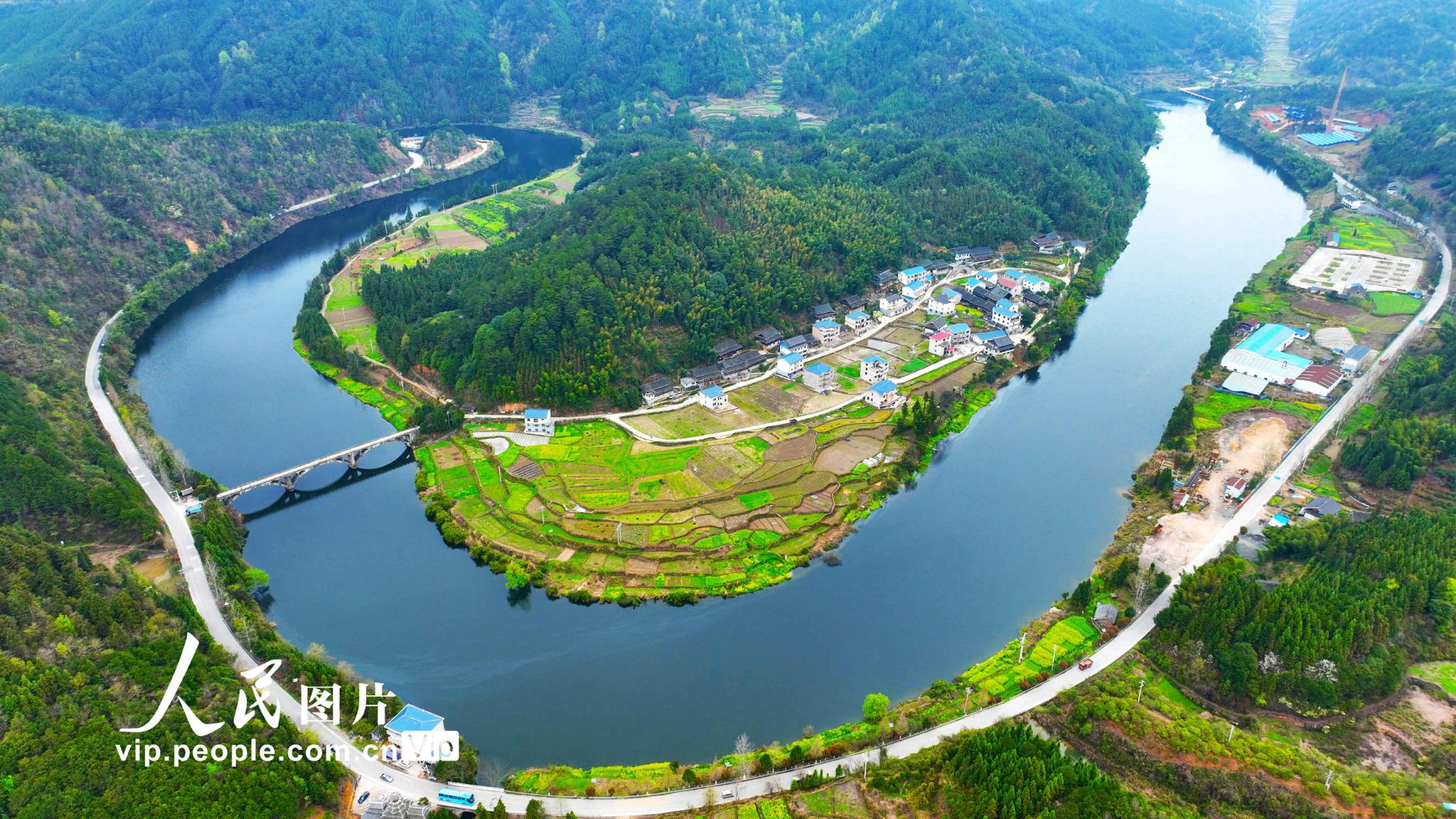 无人机视角下的湖南省怀化市通道侗族自治县玉带河国家湿地公园菁芜洲