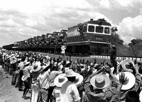 1976年7月，中国援建的坦赞铁路全线正式通车。（图源：网络）