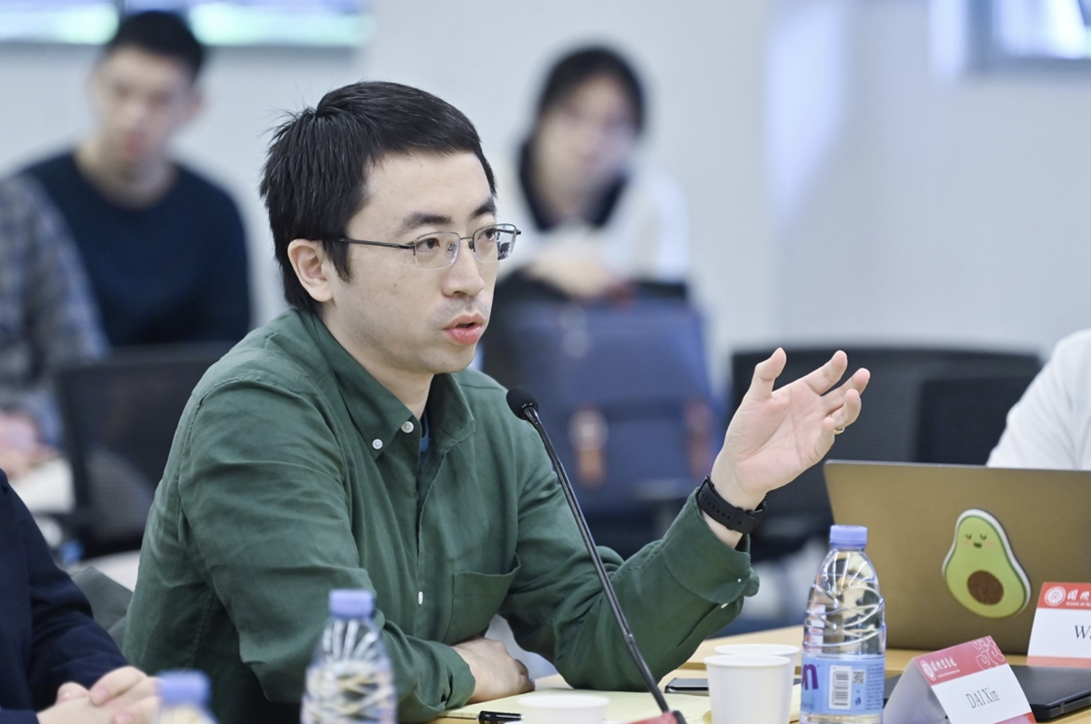 会议发起人上海交通大学郑戈教授作报告.