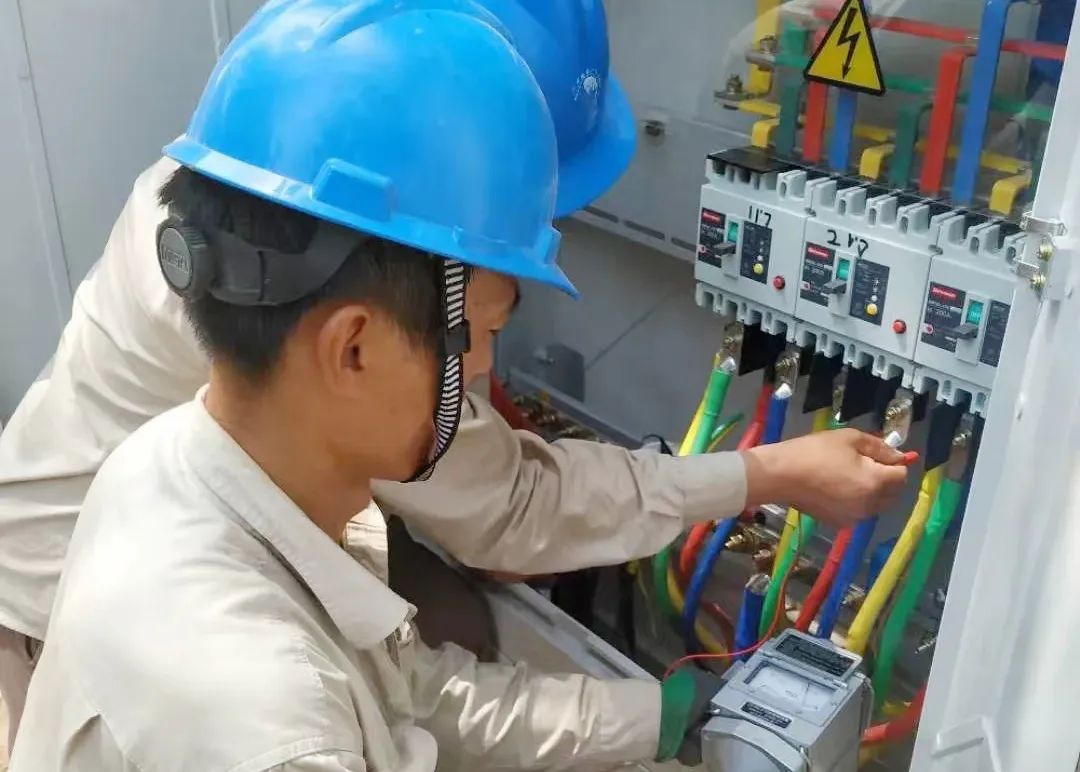 仁和镇石门苑小区配电设施改造工程验收现场(资料图).