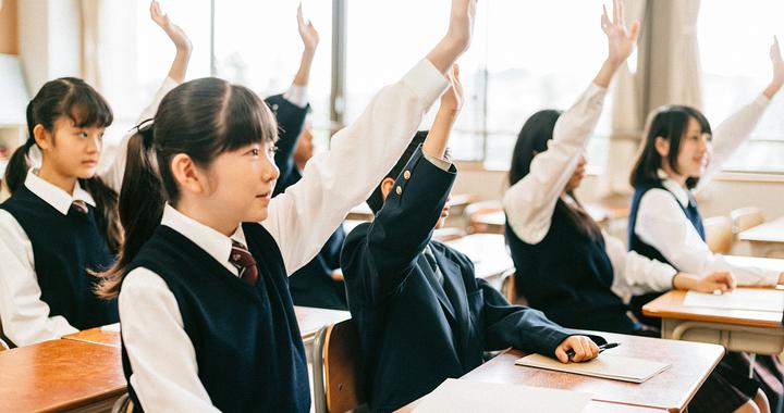 日媒：越来越多日本学校考虑废除“校服绣姓名”传统