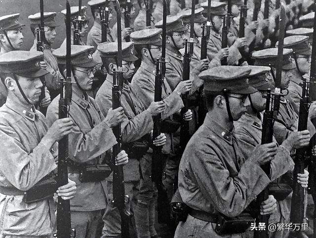抗战非常艰难,八路军的1个主力师,为何只有117把刺刀?__财经头条