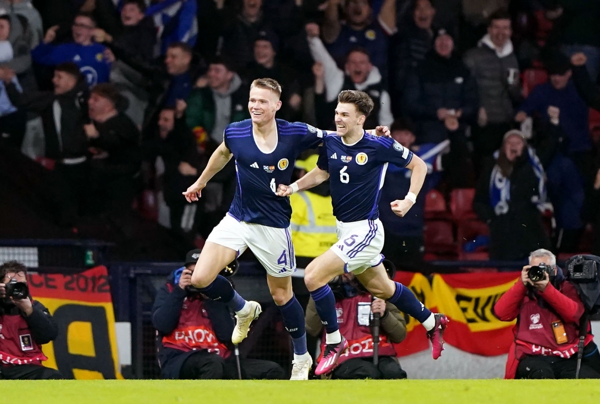 今天凌晨蒂尔尼继续代表苏格兰代表队首发出战